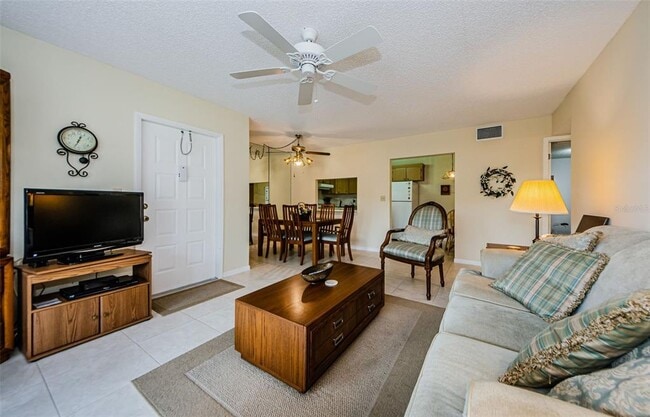 Building Photo - 1151 Pine Ridge Cir W