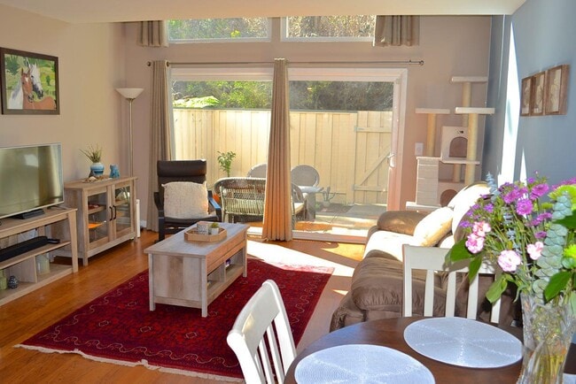 Building Photo - 1235 Terra Nova Blvd