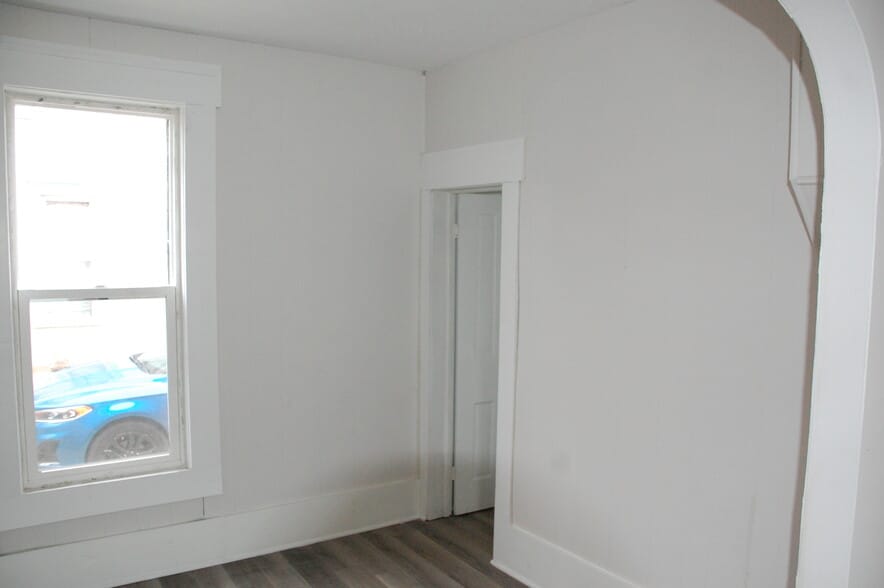 Building Photo - 575 W 13th St