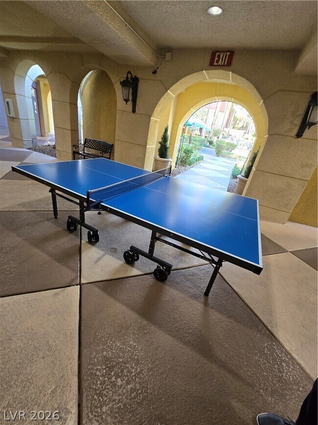 Building Photo - 220 E Flamingo Rd