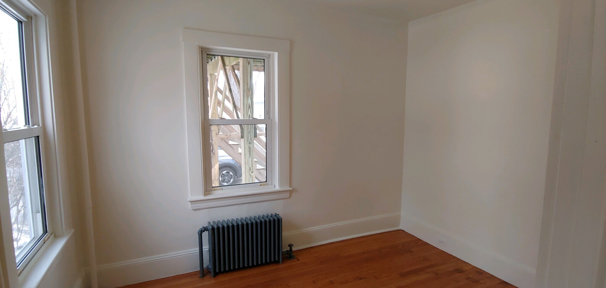 Building Photo - 120 Brackett St