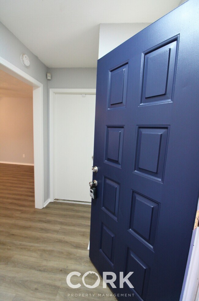 Building Photo - 708 Teal Pl