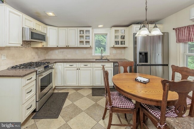 Building Photo - 416 Raritan Ave