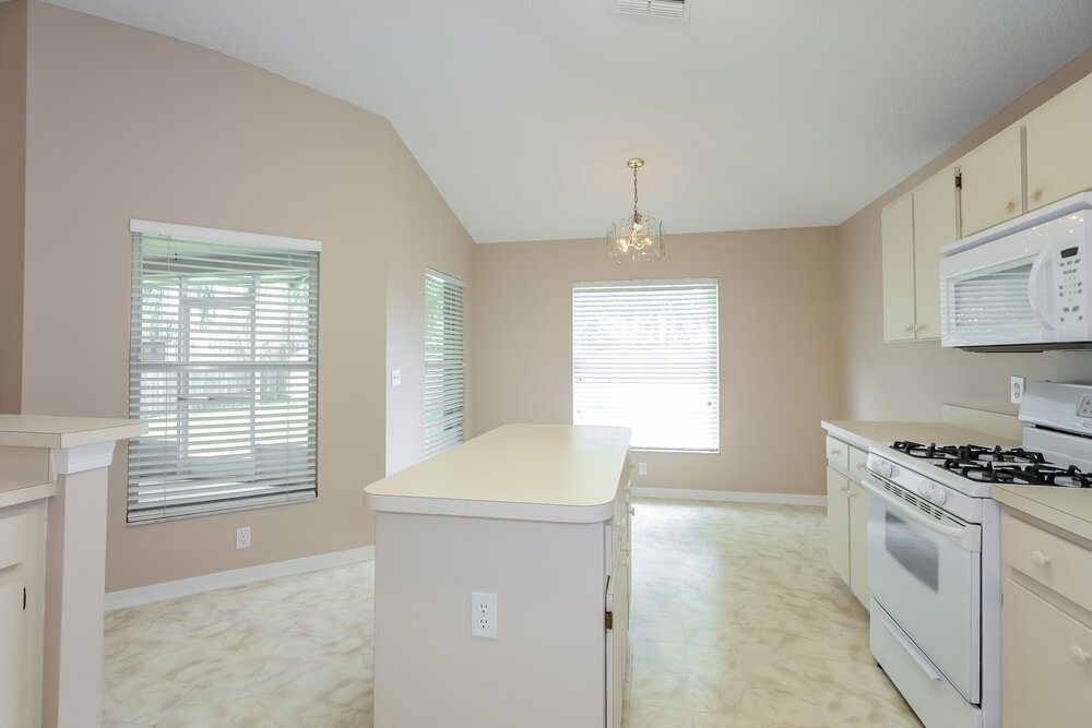 Building Photo - 1711 Scotch Pine Dr