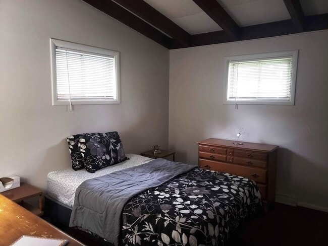 Building Photo - 10 Donenfeld Dr