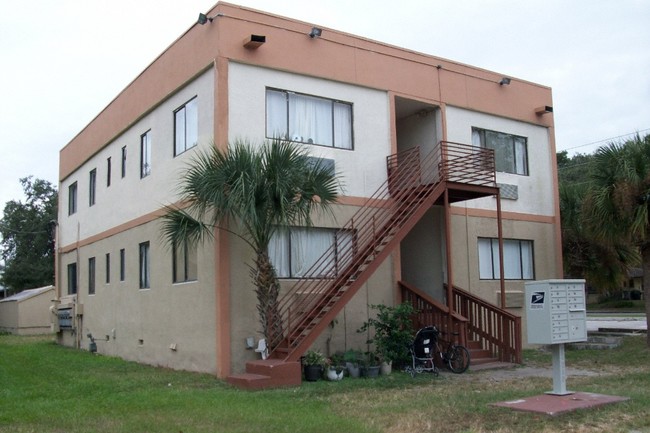 Primary Photo - Forest Avenue Apartments