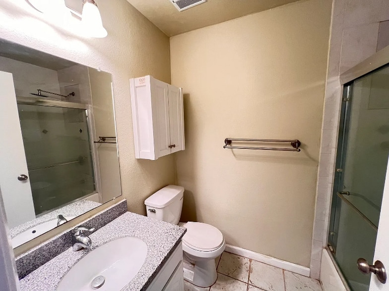 Building Photo - 6976 Claywood Way