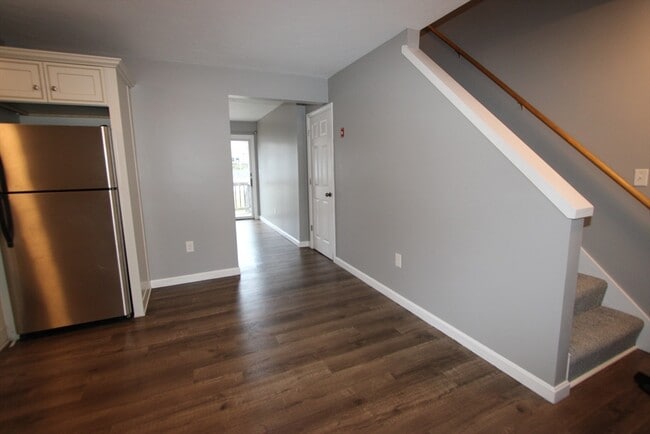 Building Photo - 6 Canal St