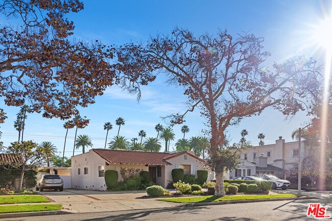 Building Photo - 312 S Maple Dr