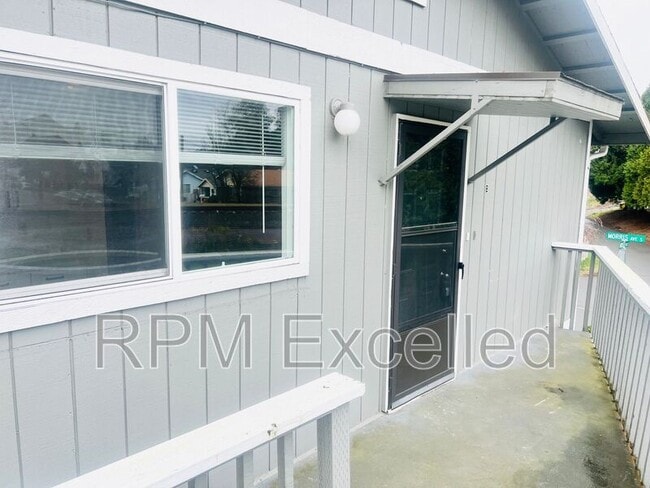 Building Photo - 475 Houser Way S