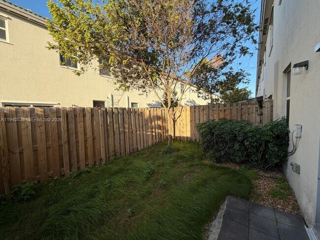 Building Photo - 2631 SE 11th St