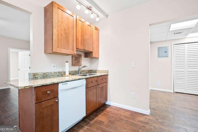 Building Photo - 1083 Soaring Way NE
