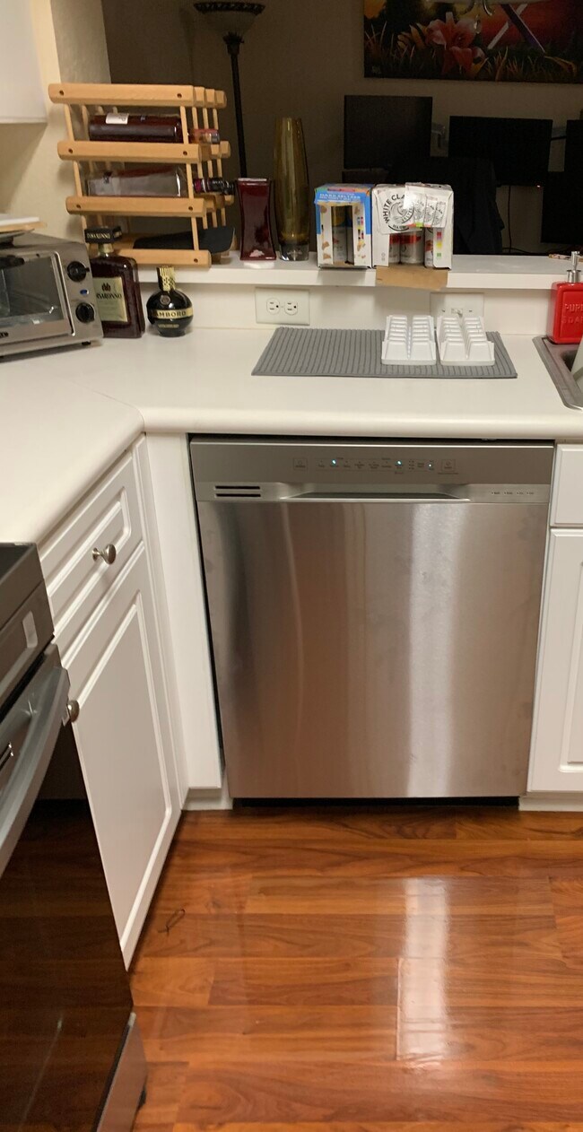 Building Photo - 3022 Alcazar Pl