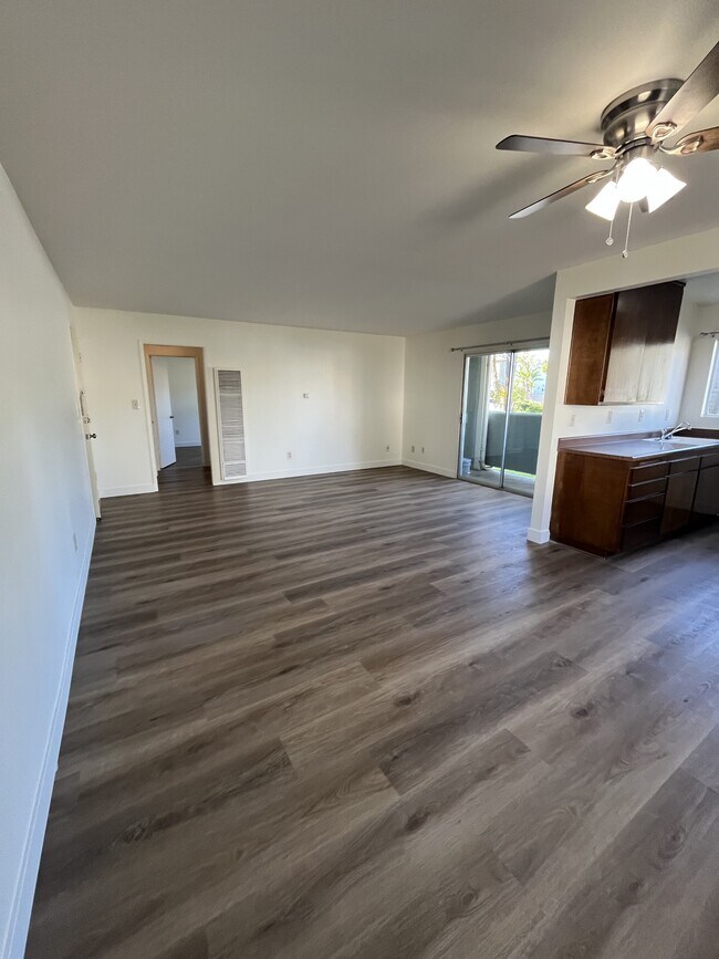 Building Photo - 5330 Driftwood St