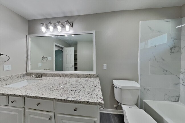 Building Photo - 3511 Rainshore Dr