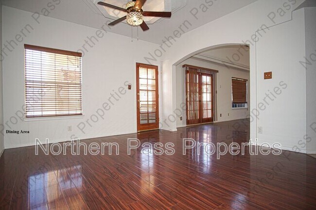 Building Photo - 12941 Tierra Salas Dr