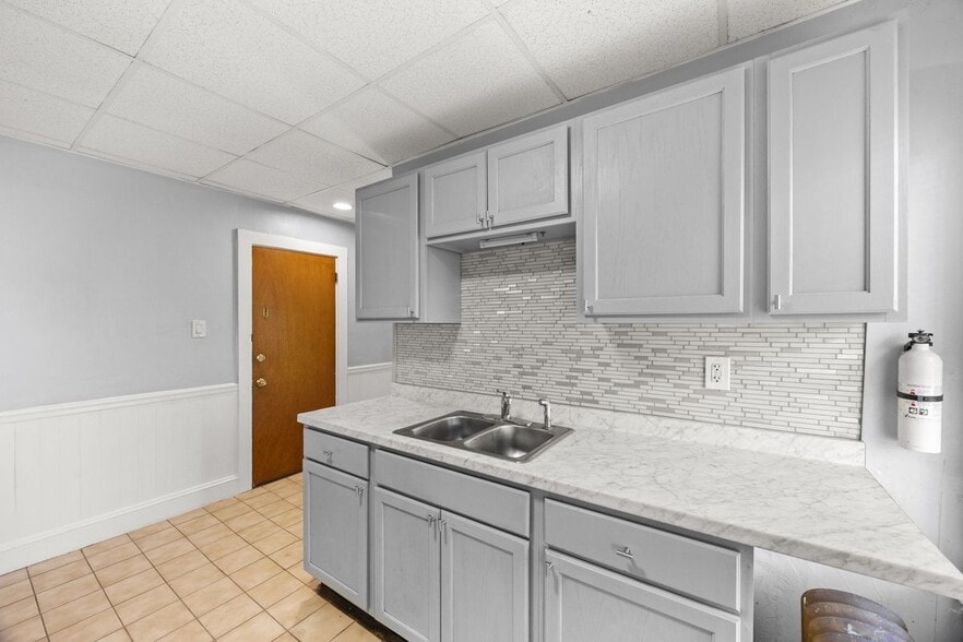 Building Photo - 149 Clifton Ave