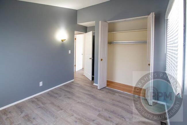 Building Photo - Vaulted Ceilings & Modern Updates in Prime...