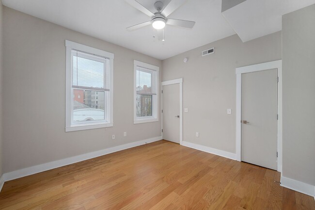 Building Photo - 412 E 13th St