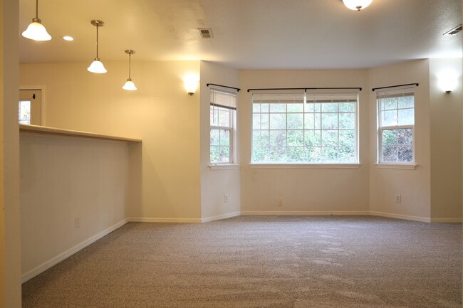 Building Photo - 149 Hickory Ridge Dr