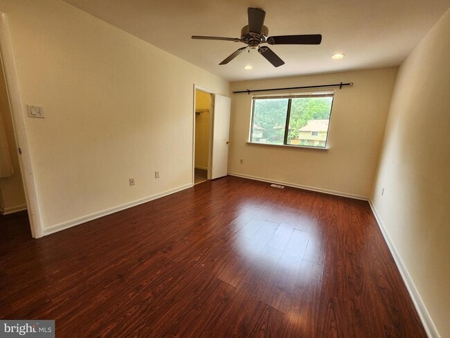 Building Photo - 10662 Spring Oak Ct
