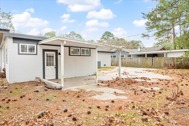 Building Photo - Spacious 3-Bedroom Home in Savannah – Avai...