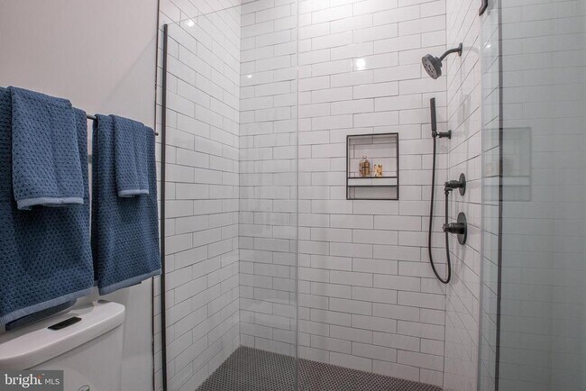 Building Photo - 2940 W Thompson St