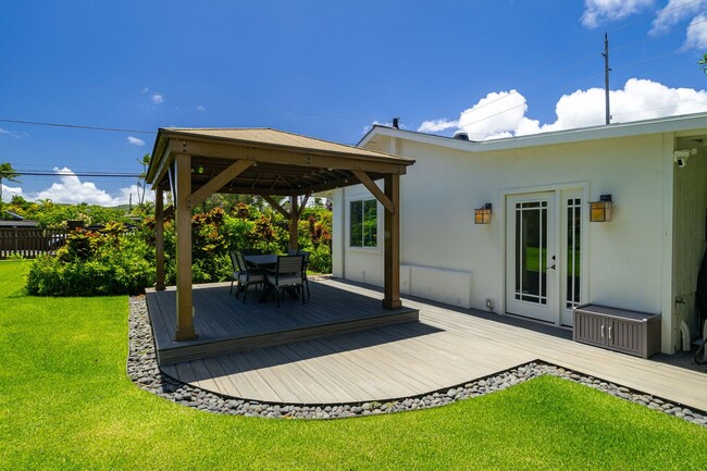 Building Photo - 110 N Kalaheo Ave