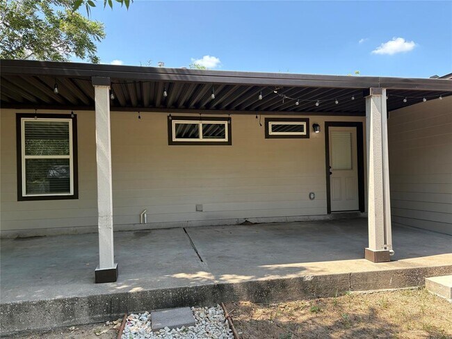 Building Photo - 6202 Hogan Ave