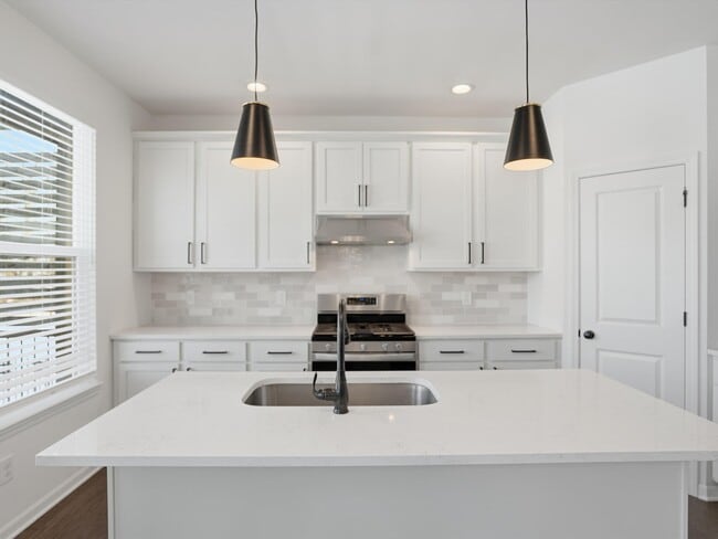 Building Photo - 6246 Hawthorne Ave