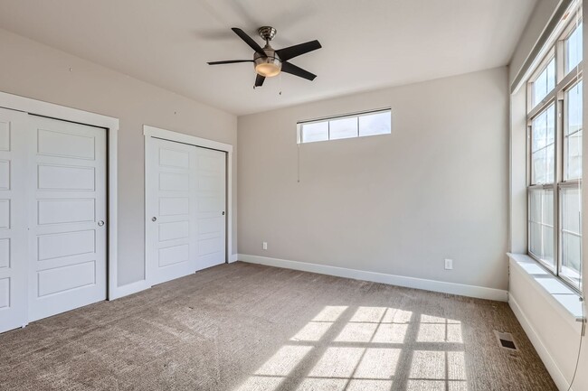Building Photo - Beautiful- Open Concept - Updated - Main f...