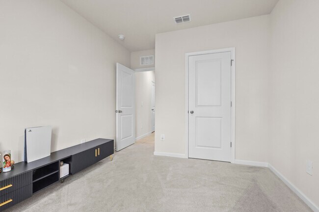 Building Photo - 309 Raspberry Rd