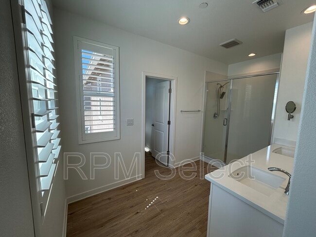 Building Photo - 772 Carnation Dr