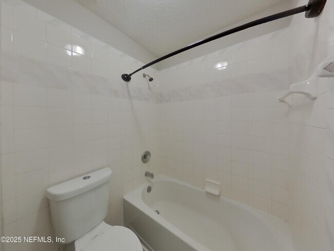 Building Photo - 838 Poydras Ln W