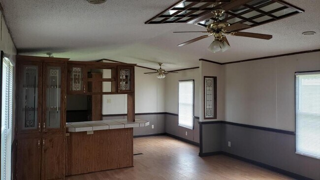 Building Photo - 6255 Post Oak Ln., #28
