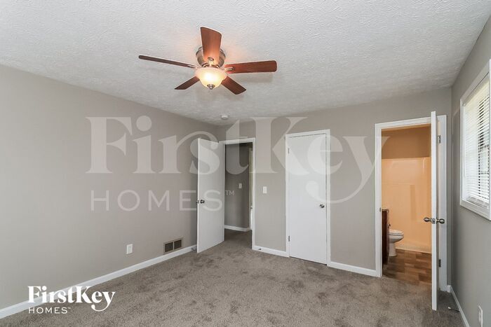Building Photo - 3762 Cambridge Dr SW