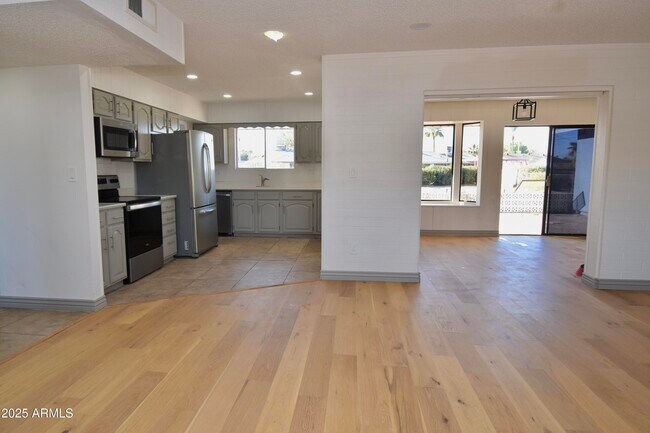 Building Photo - 10331 W Willie Low Cir