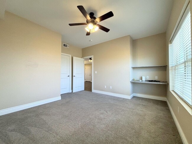 Building Photo - 1409 Genesis Dr