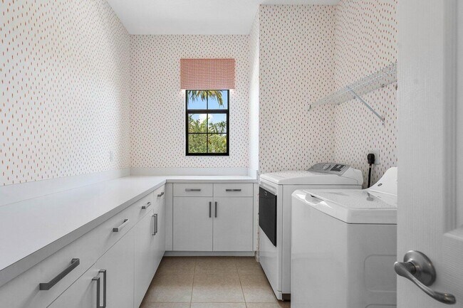 Building Photo - 8068 Lemon Serpentine Ln