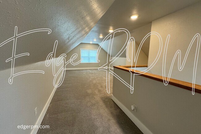 bonus area or 4th bedroom - 708 Minnesota St