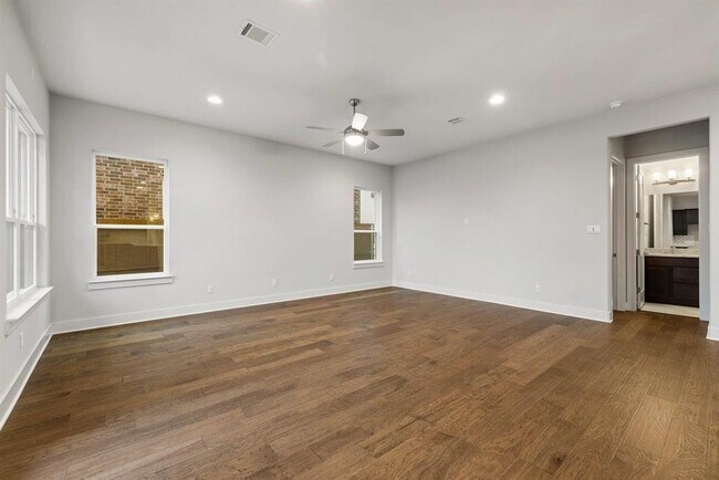Building Photo - 1328 Westborough Ln