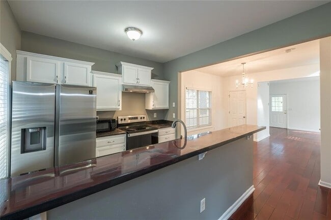 Building Photo - 1331 Memorial Dr SE