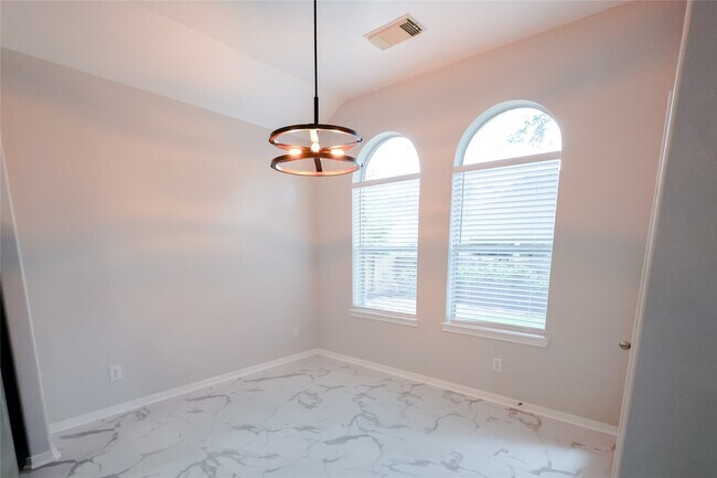 Building Photo - 14 W Archwyck Cir