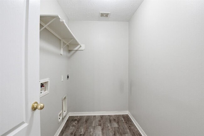 Building Photo - 2434 Montana Blue Dr