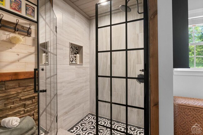 Building Photo - 174 Grove School Rd