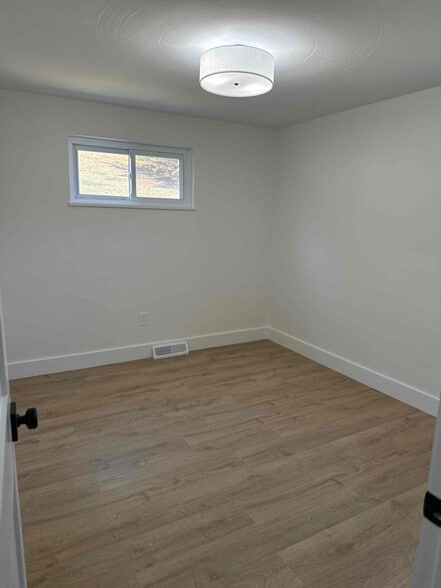 Building Photo - 873 Pleasant Hill Dr