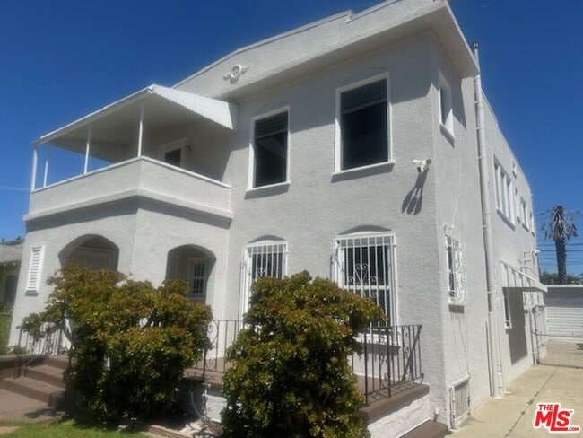 Building Photo - 5850 Arlington Ave