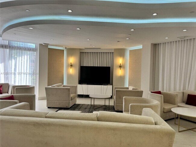 Building Photo - 3610 Yacht Club Dr
