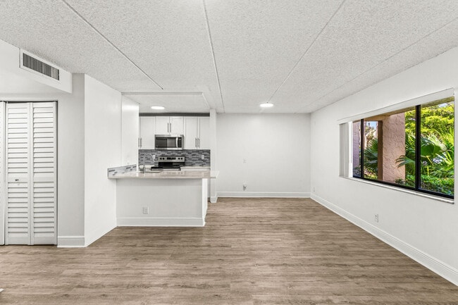 Building Photo - 507 Meadows Cir