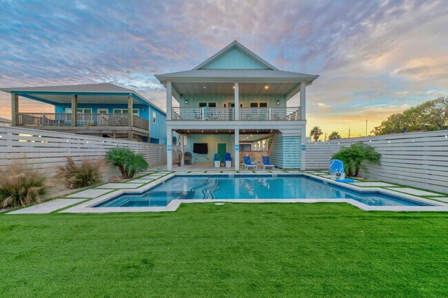 Building Photo - 119 6th St